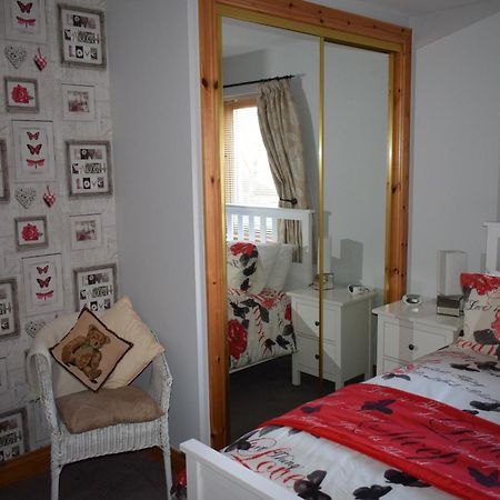 Dunroamin Self-Catering Apartment アビーモア エクステリア 写真