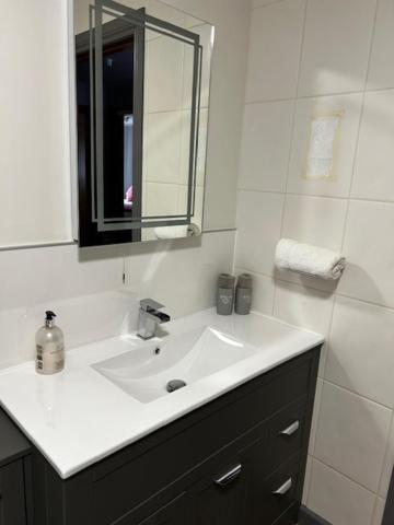 Dunroamin Self-Catering Apartment アビーモア エクステリア 写真